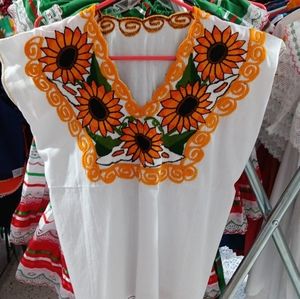 Blusa bordada mexicana